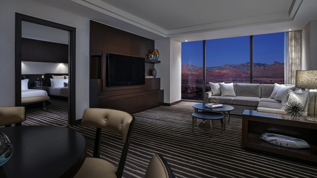 Signature Suite Two Queens Livingroom Mountain View